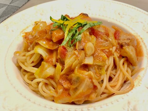 鶏肉とキャベツのトマトクリームスパゲティ